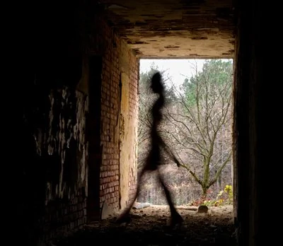 File:Shadow-people.jpg